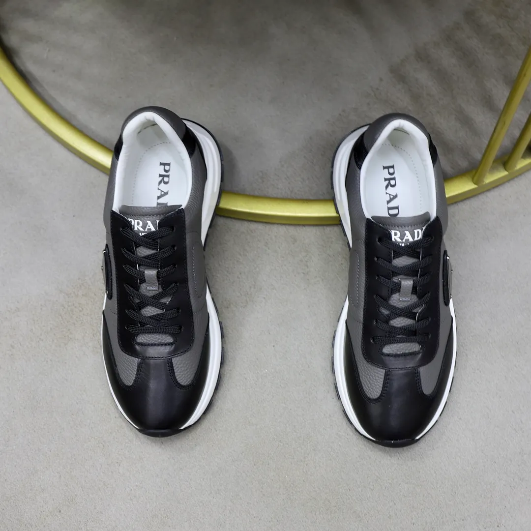 Factory price: 720💰Top original order Brand: PRADA (Prada) Standard code: Men's size 38/44 (45 can be customized) Grade: Same as the official website Material: Original cowhide leather lining Original combination two-color wear-resistant soft outsole Style category: Leisure and sports version Young fashion European and American trend British style Color: Actual picture color